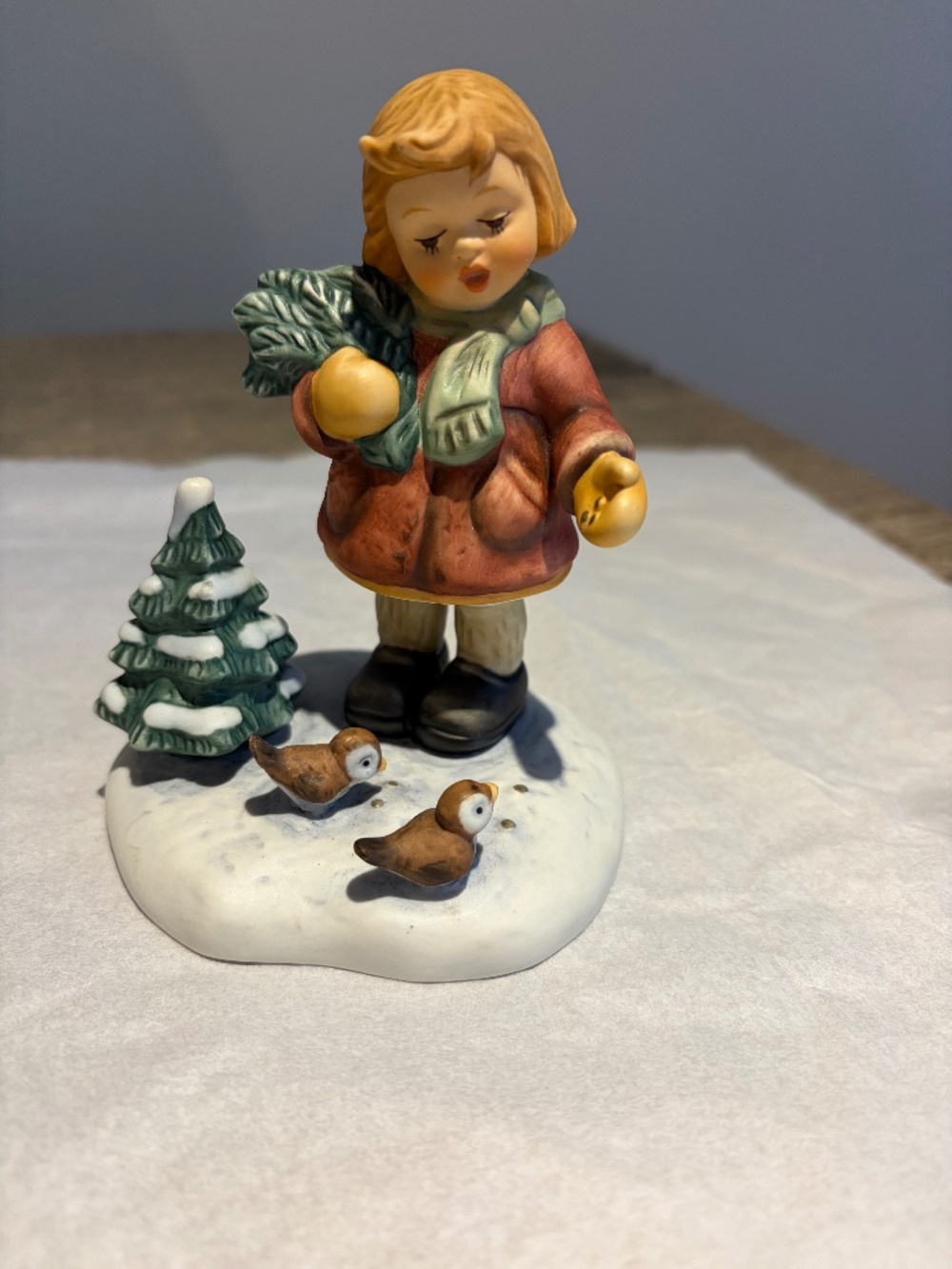 Berta Hummel Goebel Figurine "Seeds of Friendship" BH 152